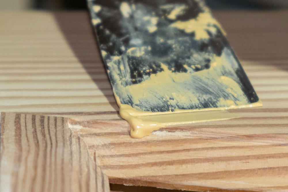 pintar-un-mueble-con-spray