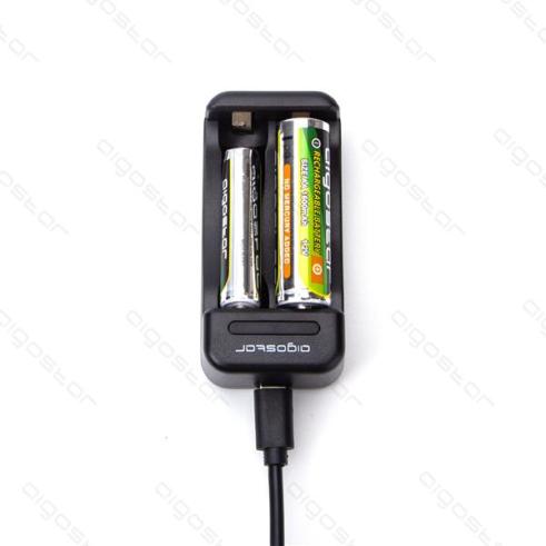 CARGADOR DE 2 PILAS AA/AAA